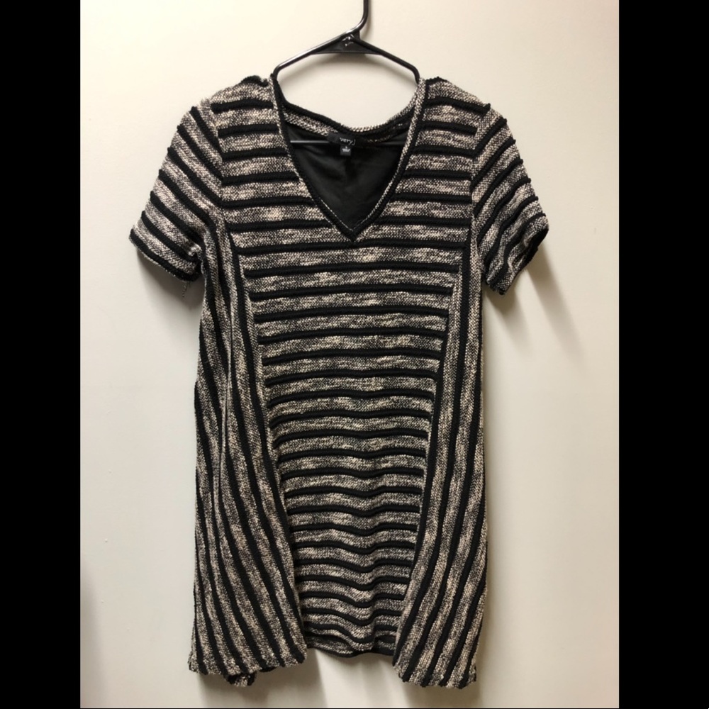 Very J small black and white textured dress